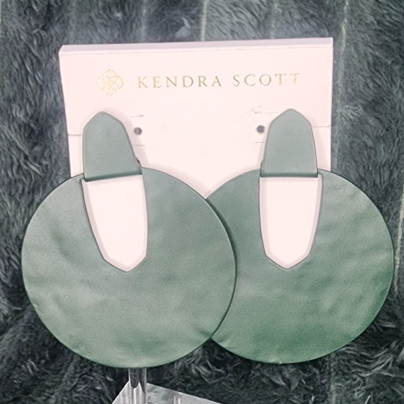 Kendra Scott Earrings in Green - Picture 2 of 3